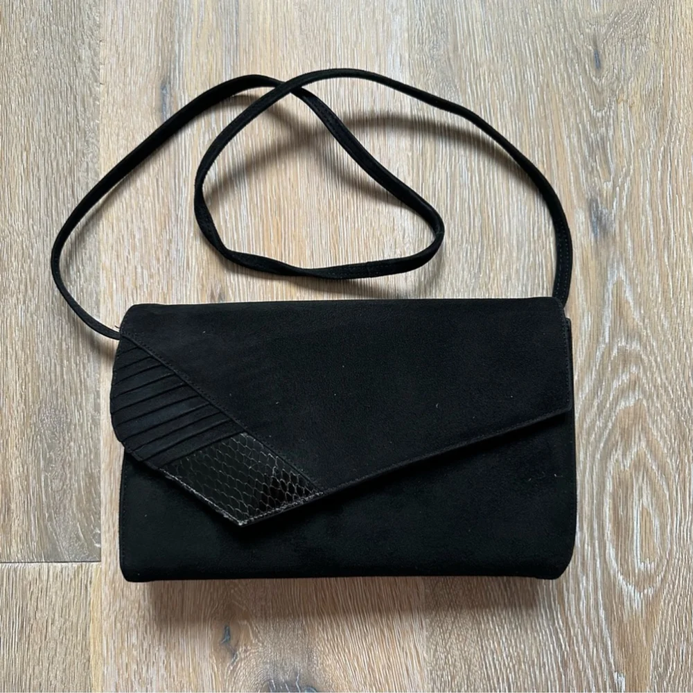 Vintage 80's Black Velvet Clutch Envelope Purse Faux Snake Skin Accent w/Strap